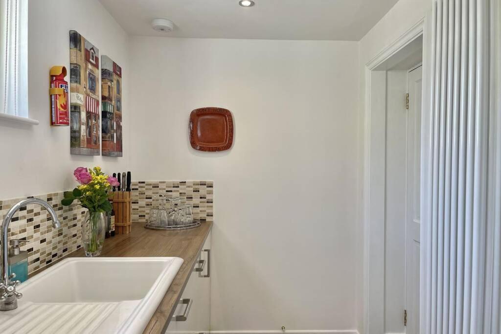 Lavender Apartment - Spacious Apartment Close To The Beach Deal Eksteriør billede